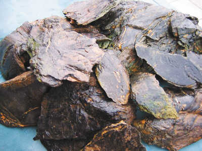 �(y��)�r��